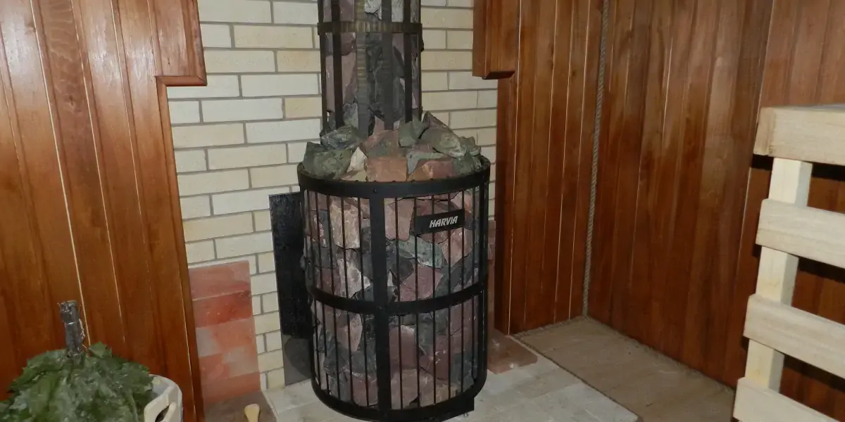 Жадеит и малиновый кварцит: выбрать лучший или совместить?