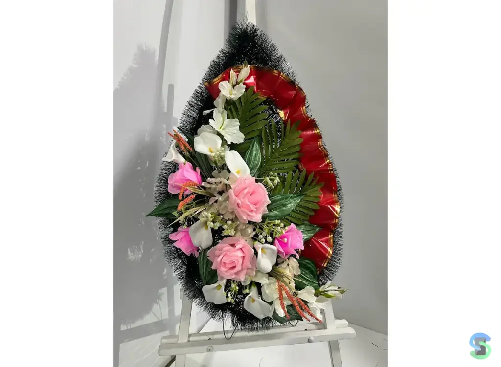 Венок ритуальный "Сказка" (красно-розовый) 75 см.